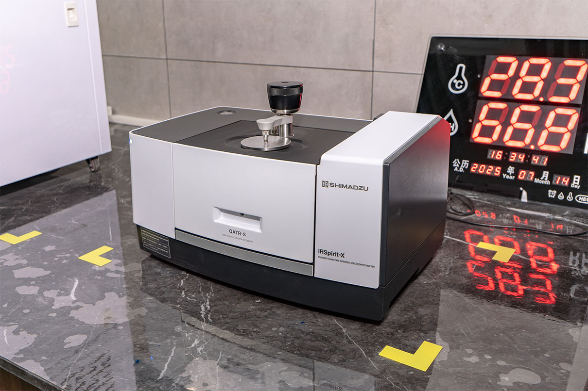 Fourier Transform infrared spectromete