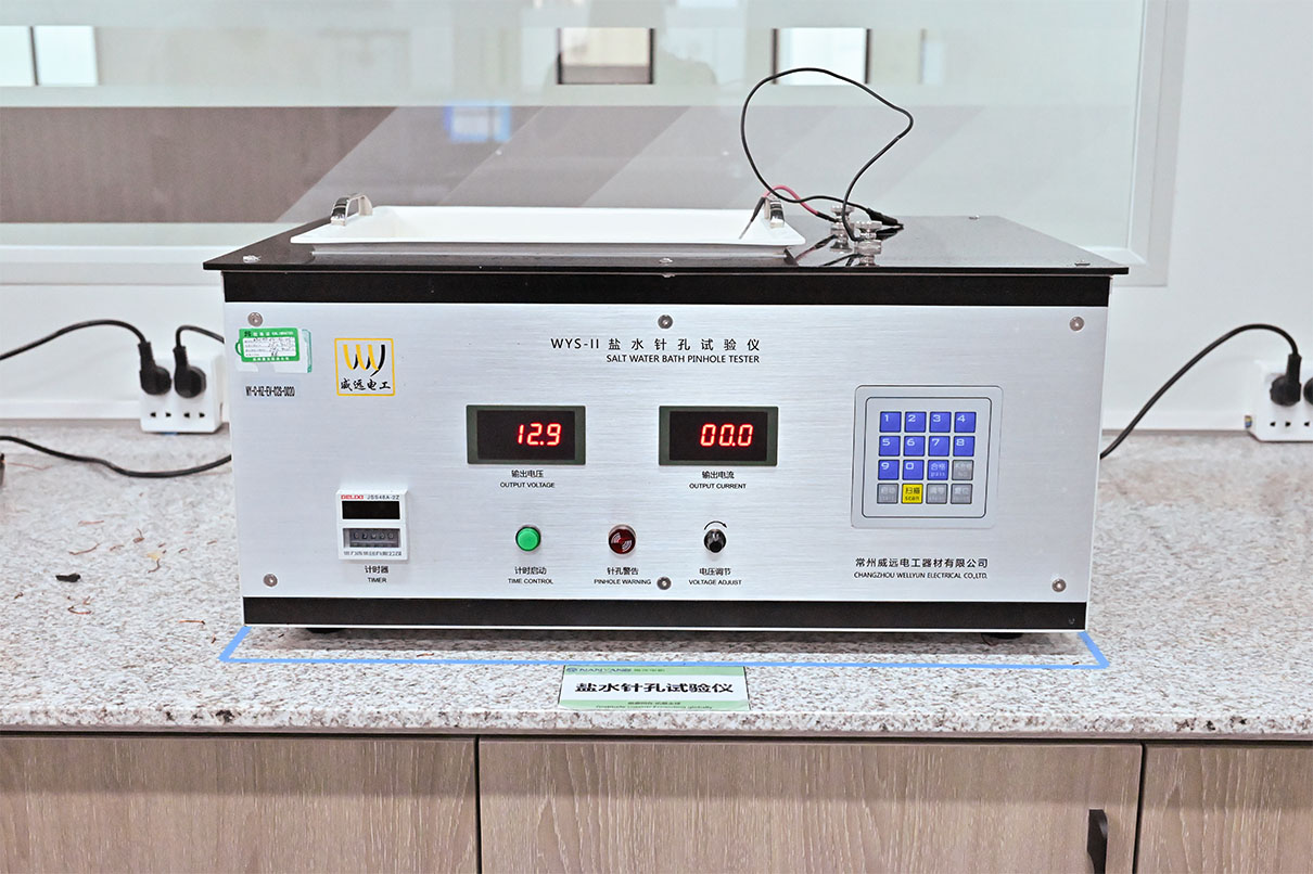 Salt water pinhole testing instrument